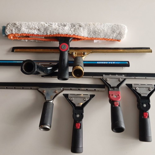 Professional window cleaning tools used, pack of 7 pieces