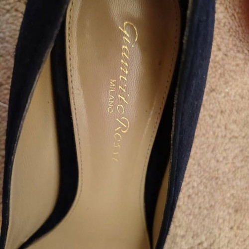 Gianvito Rossi pumps like new, blue suede, size 36