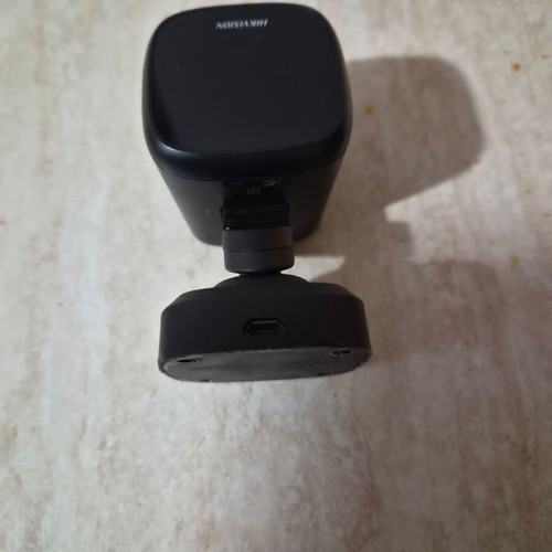 Hikvision F6 Pro Car DVR Camera 1600P Wi-Fi GPS like new