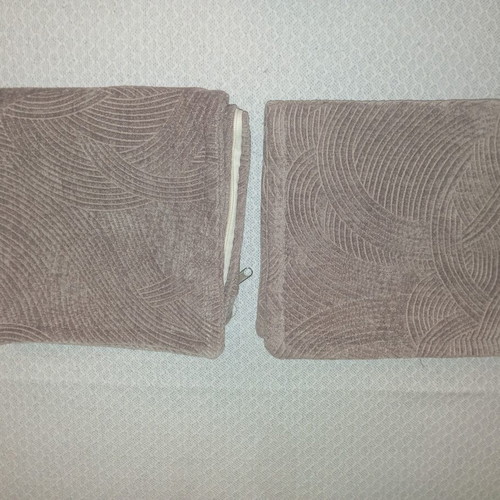 Decorative pillow covers like new, set of two, 46×46 cm