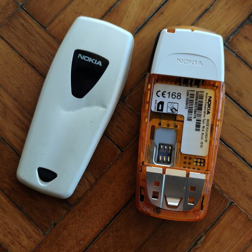 Nokia 3510i mobile phone for spare parts