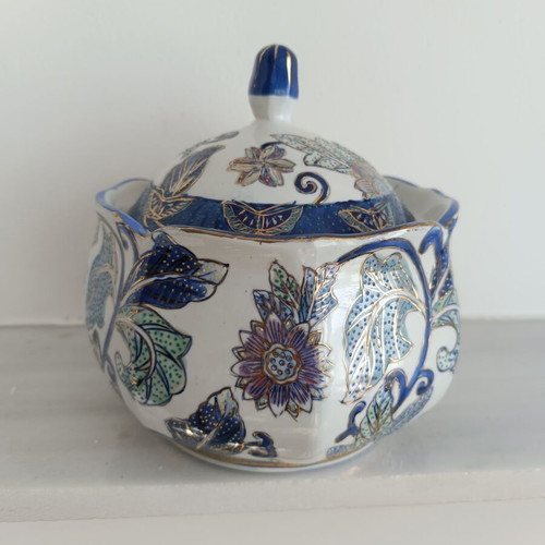 Vintage decorative jar with lid handpainted, like new