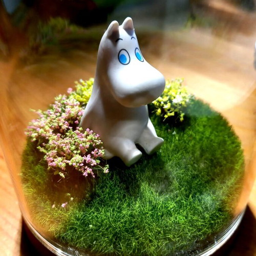 Moomin Diorama in Glass Globe with Collectible Moomintroll Figure