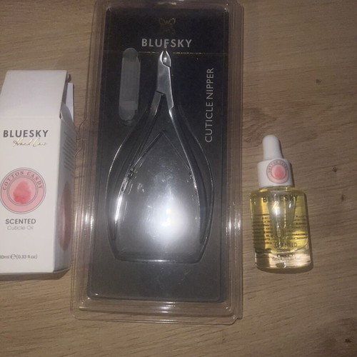 Cuticle Nipper and Nail Oil New, sealed packages