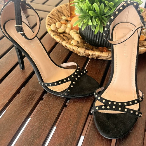 Ideal Shoes high-heeled sandals size 37 like new, black