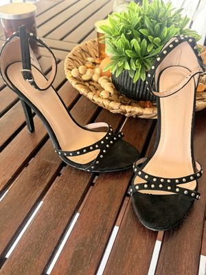 Ideal Shoes high-heeled sandals size 37 like new, black