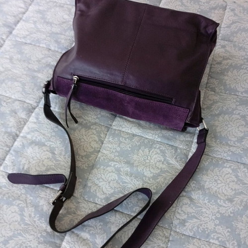 Carpisa shoulder bag like new, genuine leather, purple