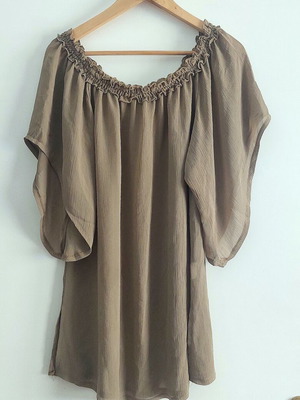 Cabrini Collezione chocolate sheer blouse, size M