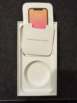 iPhone XR White box new, genuine Apple with papers
