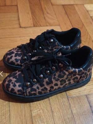 Guess Leopard Sneakers size 38 like new with metallic details