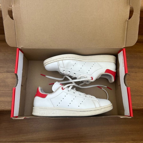 Adidas Stan Smith girls' sneakers with red hearts, white