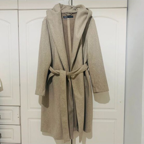 Zara women's coat like new, beige, size XL