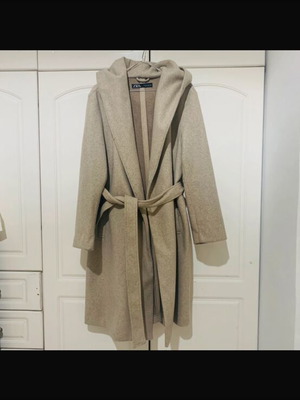 Zara women's coat like new, beige, size XL