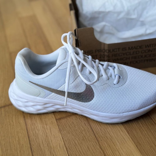 Nike Running Revolution athletic shoes new, white size 39