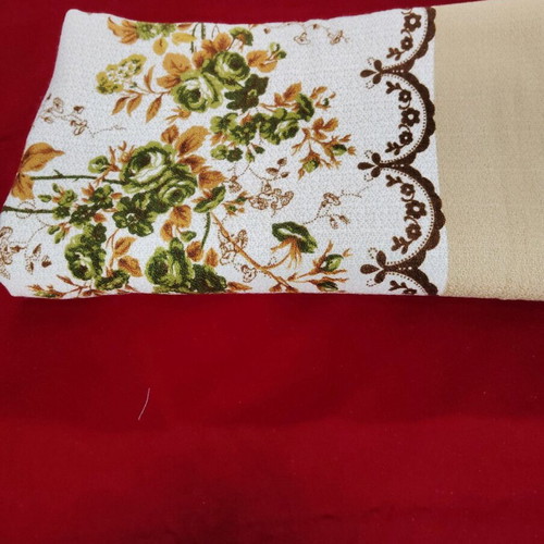 Square tablecloth 1.60x1.60 like new, 80s-90s decade