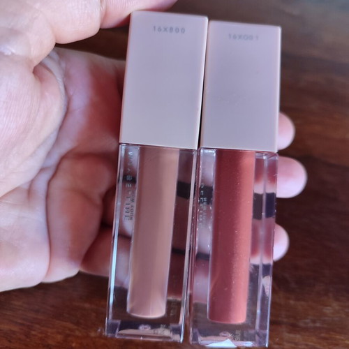 Lifter gloss Maybelline set like new, two shades Rust and Stone