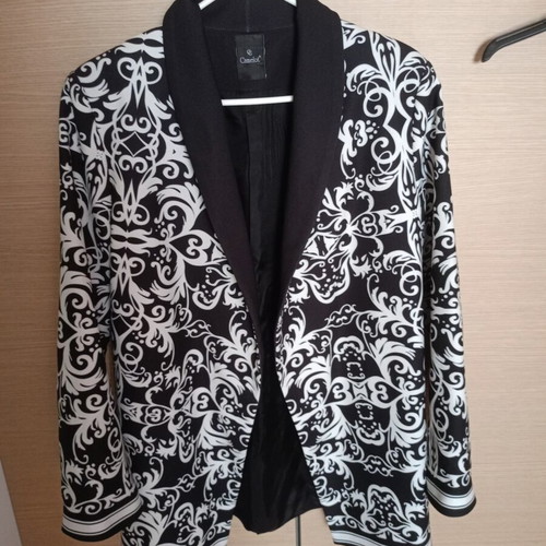 Camelot women's jacket like new, black and white
