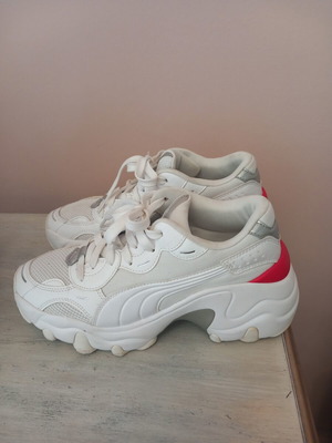 Αθλητικά παπούτσια Puma σαν καινούργιο, μέγεθος 37.5, άσπρα