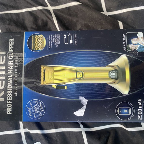 Hair clippers like new with charging cable and box