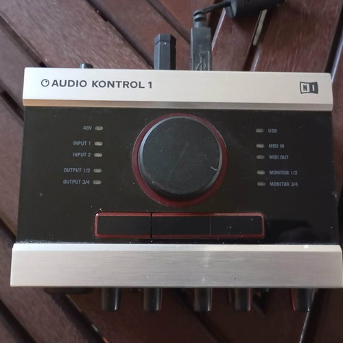 Native Instruments Audio Kontrol 1 USB audio interface used