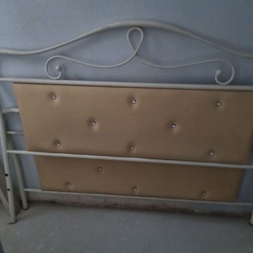 Iron bed like new