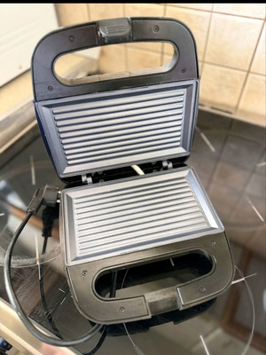 Izzy Toaster like new