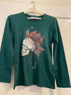 Look At Me boys t-shirt with Native American skull print used, green, age 11