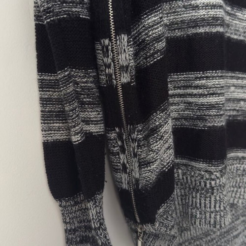 Oversized striped knit sweater Papaya M like new, black and grey with zippers
