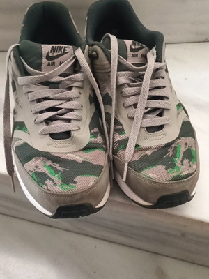 Nike Air Max 1 Camo men's shoes like new