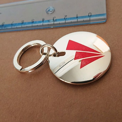 Metal keychain new with cleaning cloth