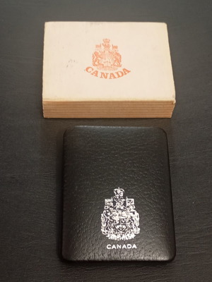 Canadian Silver Dollar 1977 used, Queen Elizabeth 25th Anniversary