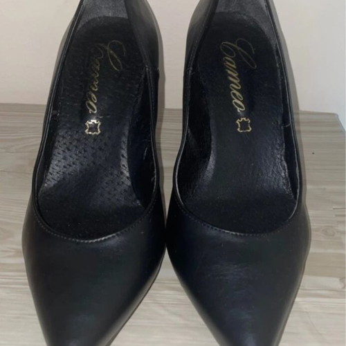 A To Z Greek leather low heel pumps black like new, size 38