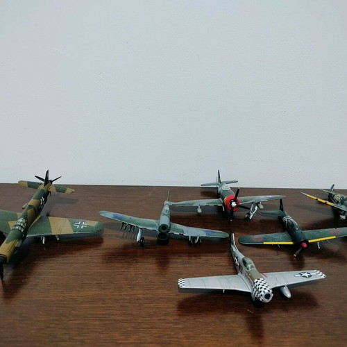 Deagostini metal airplanes used with detached parts