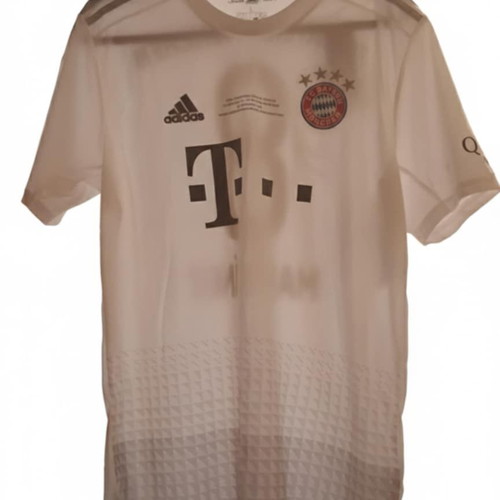 Bayern Munich collectible jersey new signed by Martinez