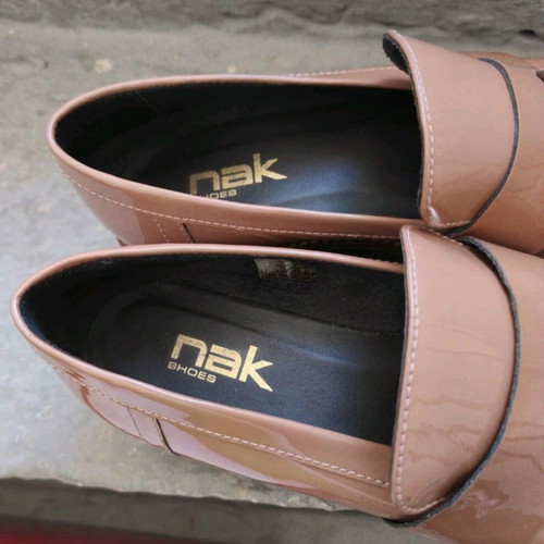 Nak shoes new size 37 beige