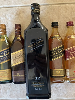 Johnnie Walker 5 φιάλες 4χ200 ml και 1χ700ml καινούργιο