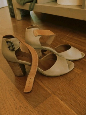 Marila Footwear leather sandal size 40 like new, beige