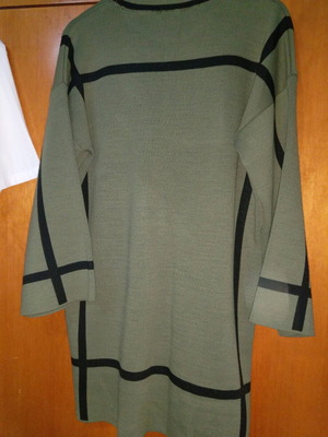 Knitted dress like new, comfortable fit, size M