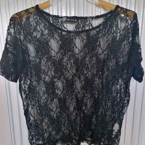 Anel Lace Top black like new, size larger than S