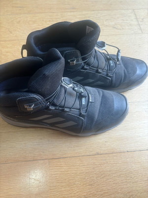 Адидас Gore Tex спортни водоустойчиви боти като нови, номер 40