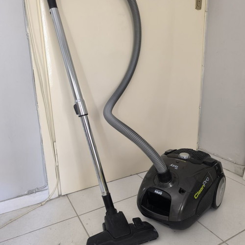 Izzy CleanPro IZ-4101 vacuum cleaner like new, 800W, HEPA13 filter