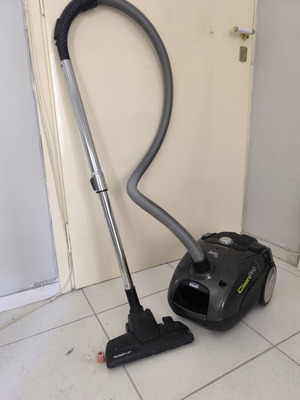 Izzy CleanPro IZ-4101 vacuum cleaner like new, 800W, HEPA13 filter