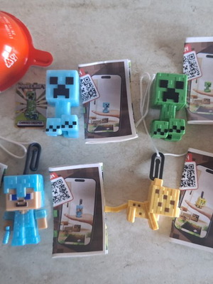 Kinder Joy Minecraft figures new, pack of 5 with cards