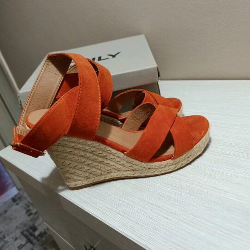 Only orange platform shoes new, size 38