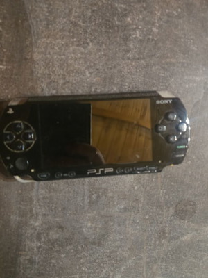 PlayStation Portable PSP used, missing charger and battery