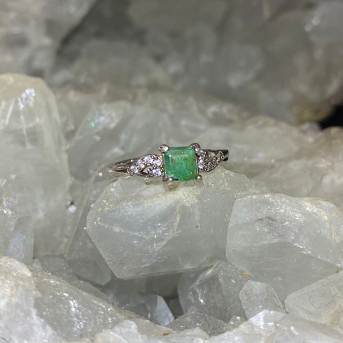 Handmade Silver Ring with Natural Emerald 925 Size 15mm