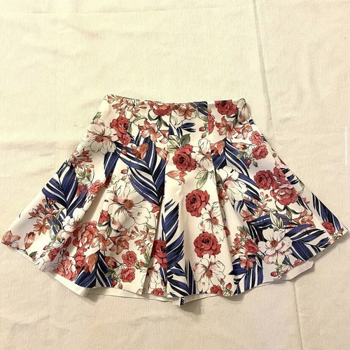 Floral skirt like new, size M 38 10, white multicolor