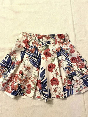 Floral φούστα σαν καινούργιο, μέγεθος M 38 10, άσπρο πολύχρωμο