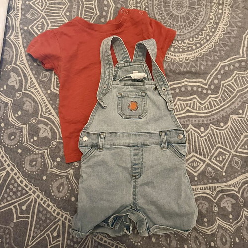 Baby salopette set with t-shirt like new, 12-15 months