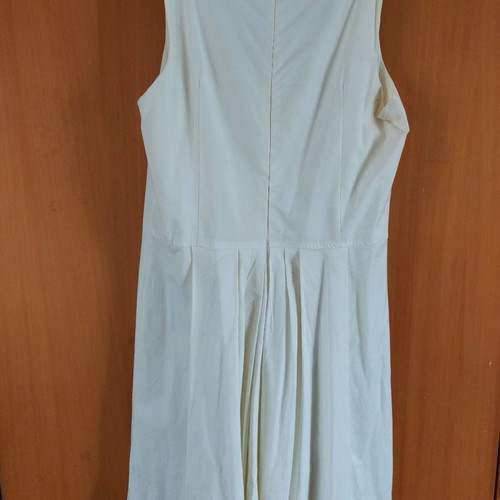 Ecru dress used, size 2XL, ideal for baptism or wedding